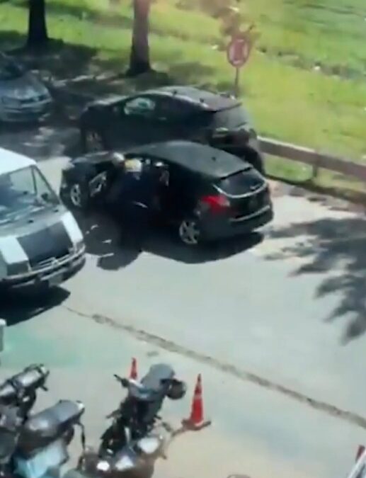 Disfrazados de efectivos policiales, robaron en una financiera en el municipio de Moreno y huyeron.