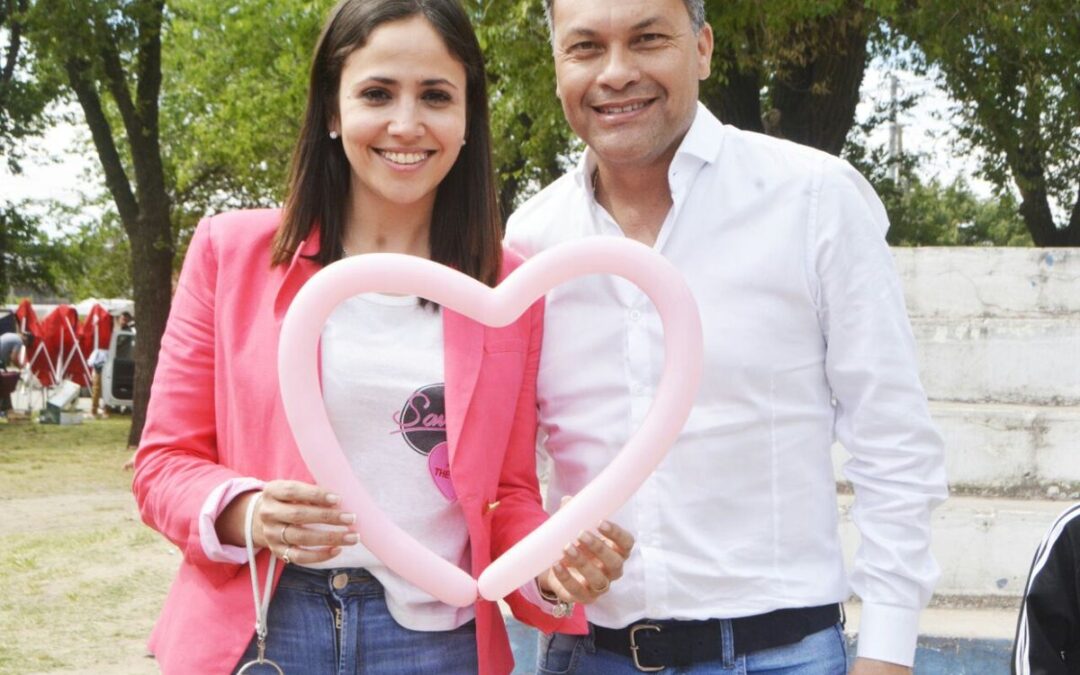 Escándalo en Moreno: Walter Festa exhibió la lujosa residencia donde residirá Romina Uhrig.