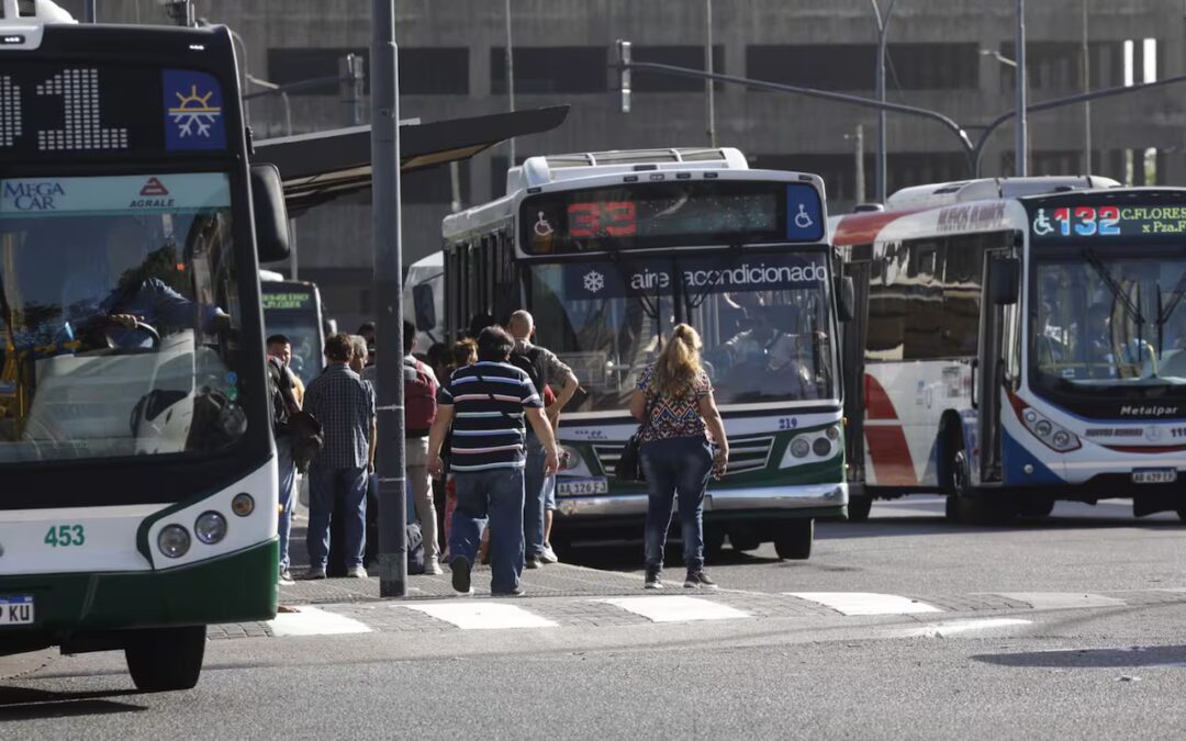 El reparto de subsidios entre empresas de colectivos podría terminar en escándalo