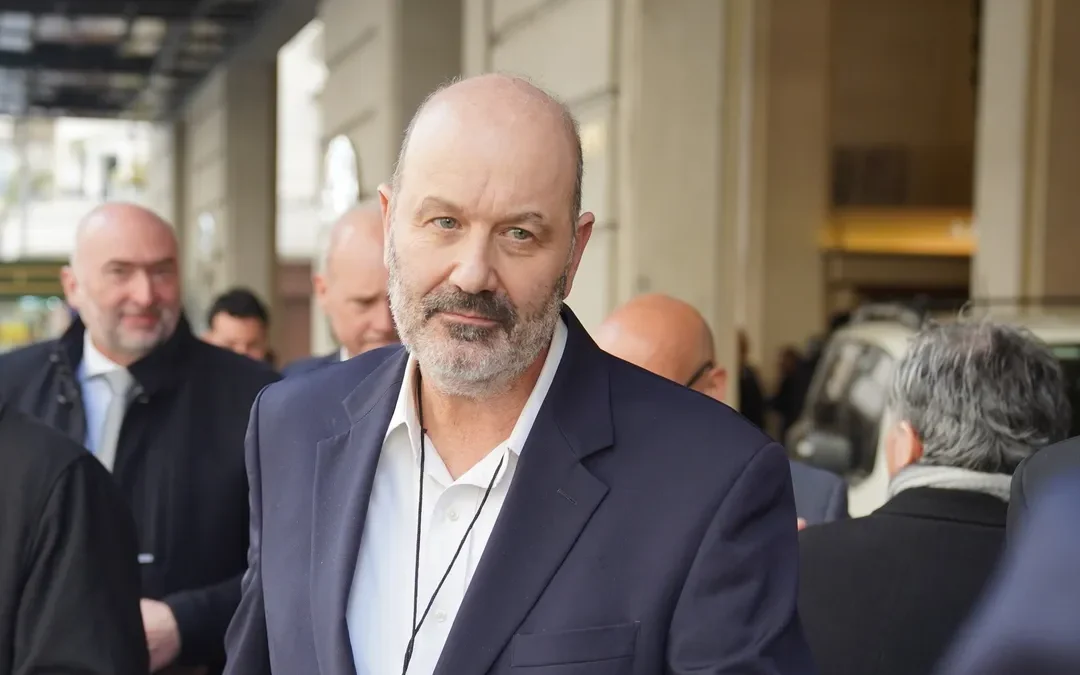 Sturzenegger defendió la ley de inviolabilidad de la propiedad privada en el Senado y protagonizó un tenso cruce con Soria